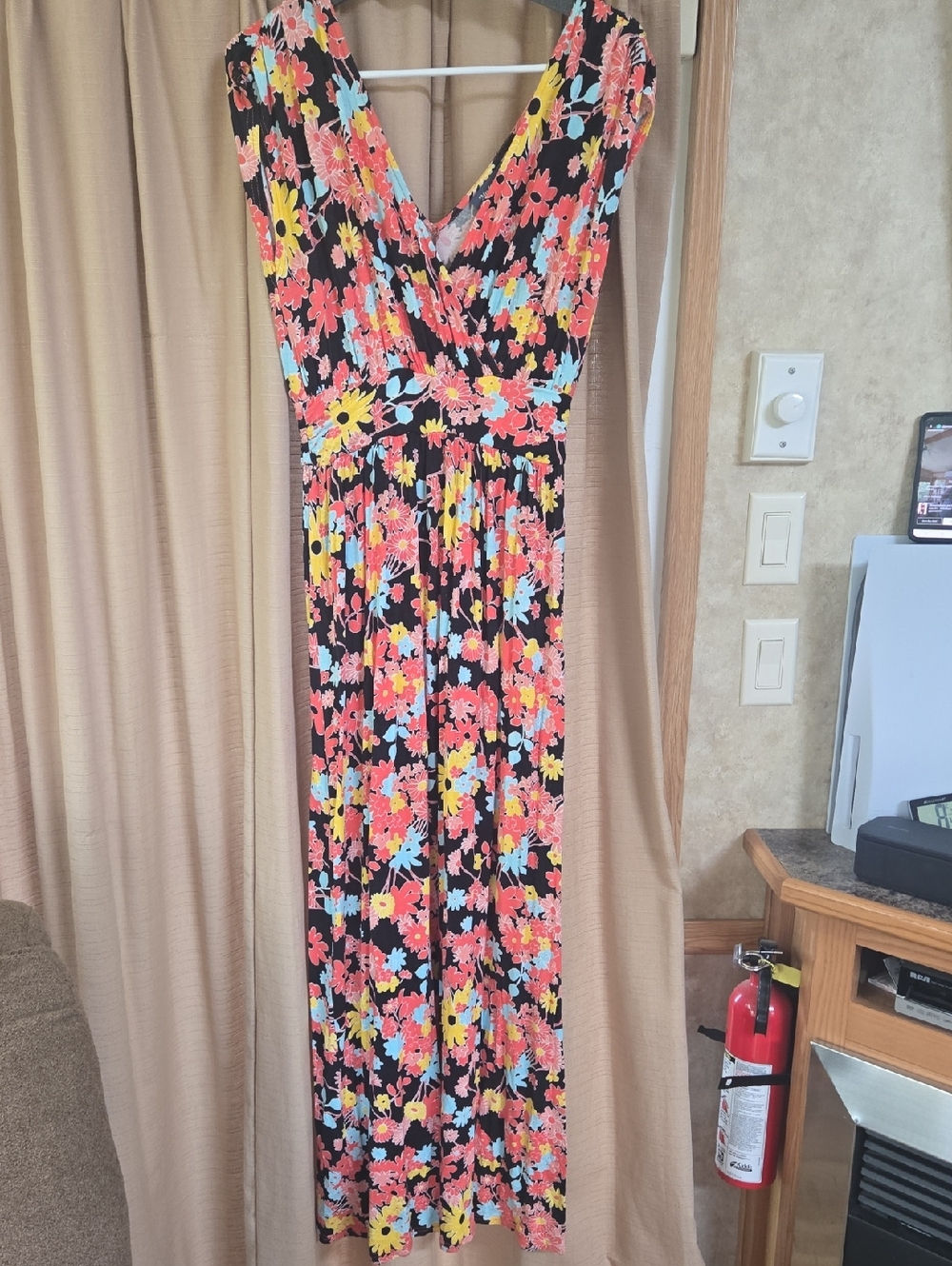 Modcloth maxi dress size medium beautiful
